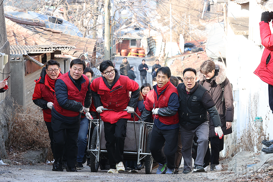 제목 노출 영역입니다 이미지