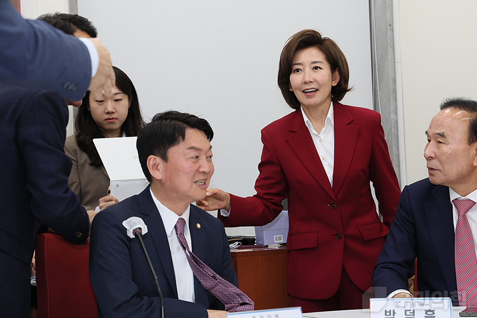 제목 노출 영역입니다 이미지