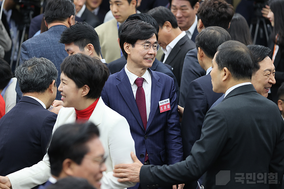 제목 노출 영역입니다 이미지