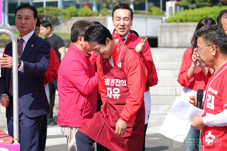 제목 노출 영역입니다 이미지