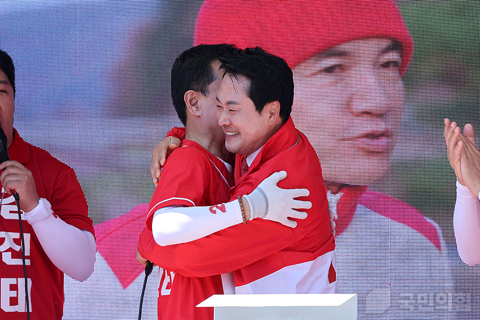제목 노출 영역입니다 이미지