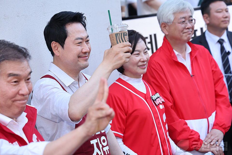 제목 노출 영역입니다 이미지