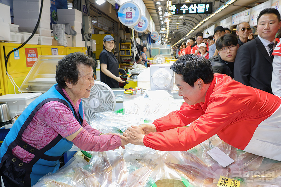 제목 노출 영역입니다 이미지
