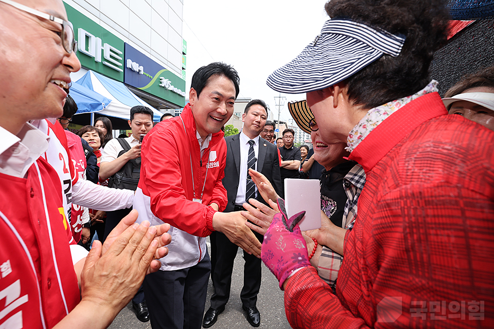 제목 노출 영역입니다 이미지