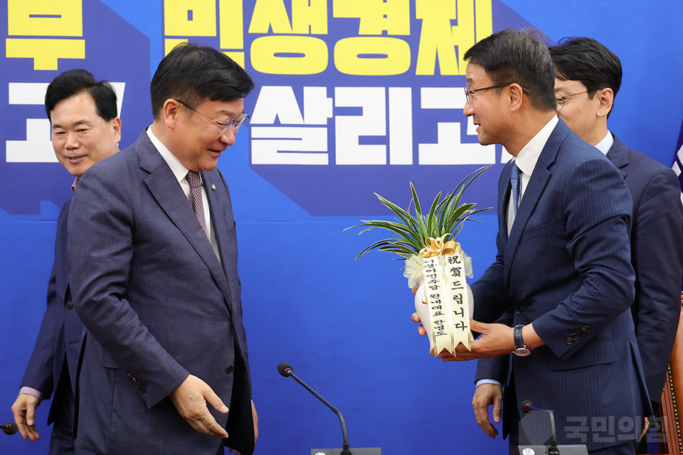 제목 노출 영역입니다 이미지