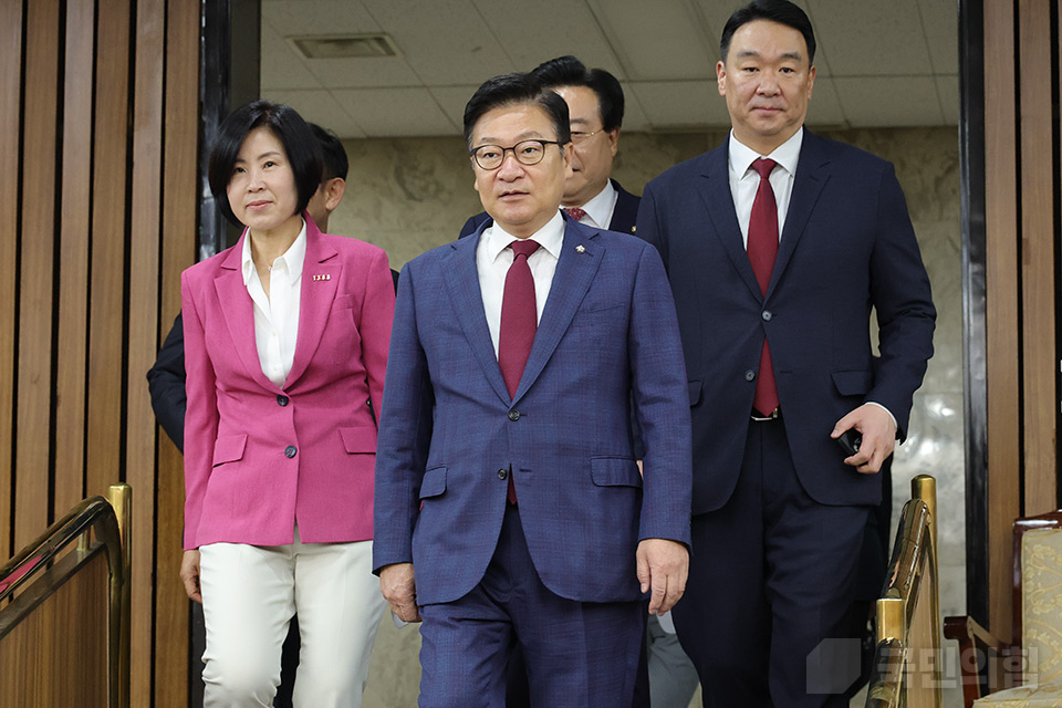 제목 노출 영역입니다 이미지