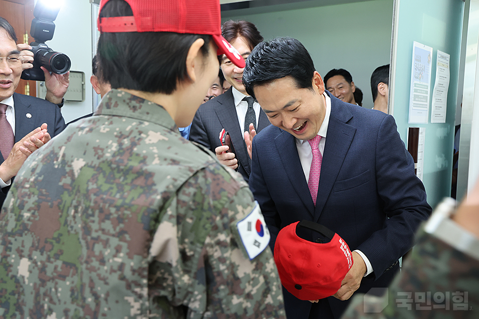제목 노출 영역입니다 이미지
