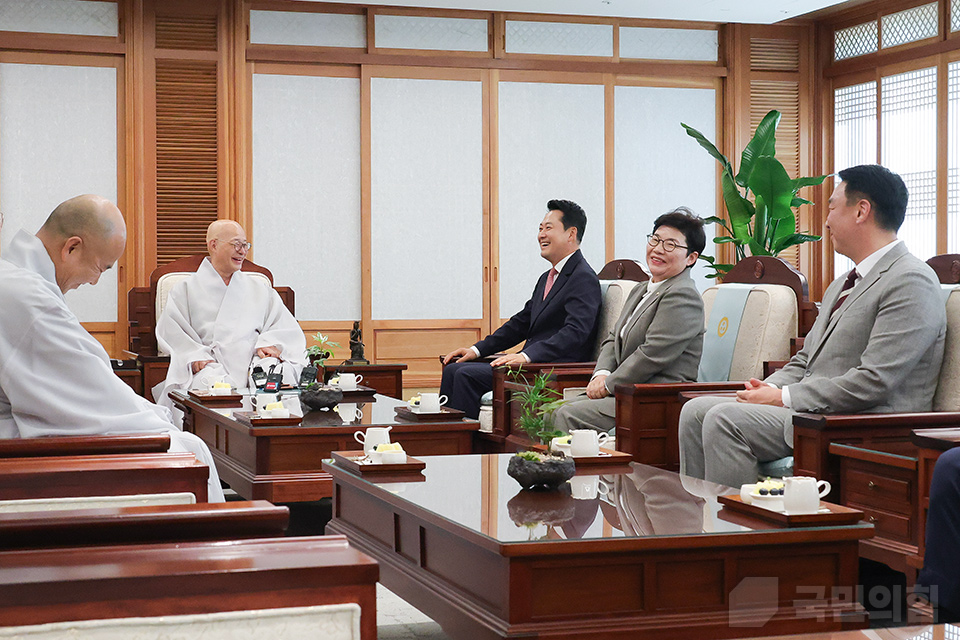 제목 노출 영역입니다 이미지